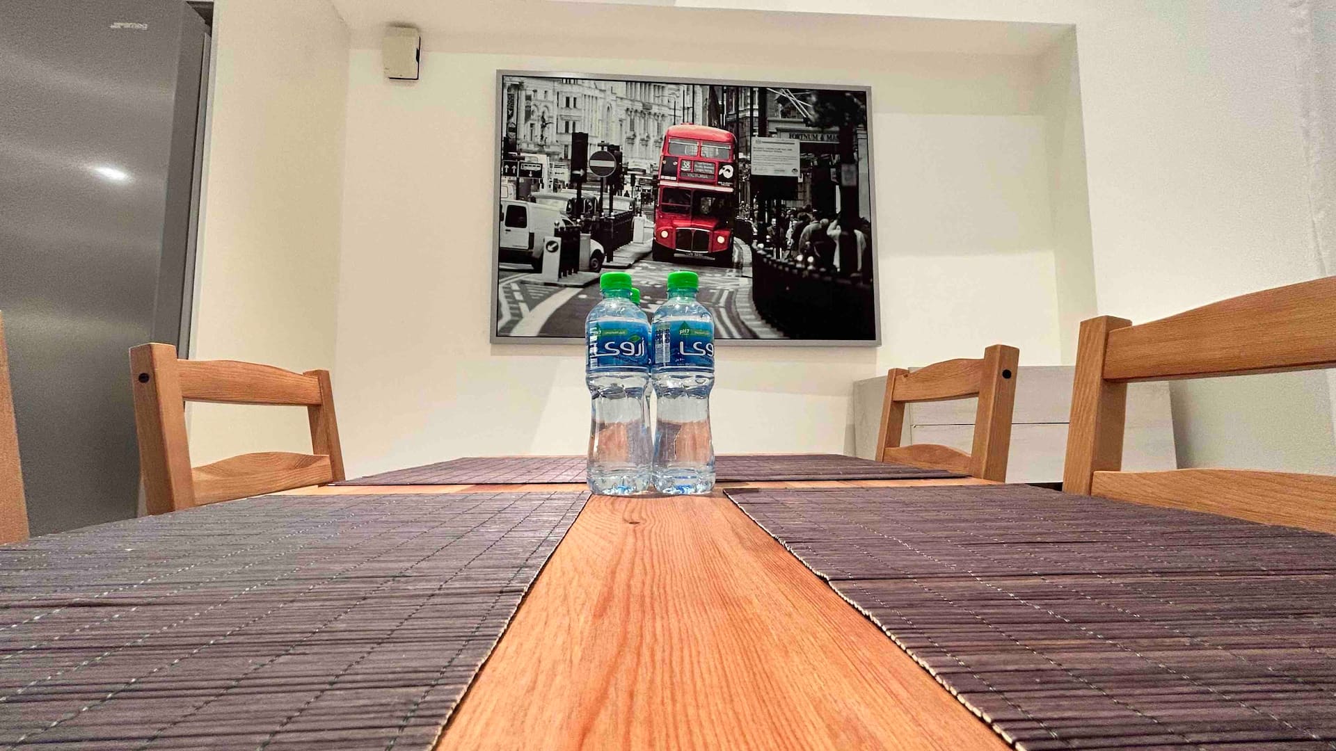 Mamsha Loft — welcome water on the dining table